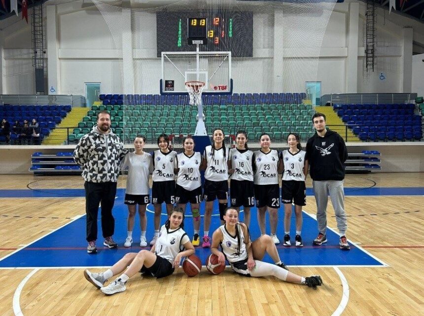 Moymul Spor U-18 Kız Takımı, Kütahya’da düzenlenen turnuvada şampiyon oldu.