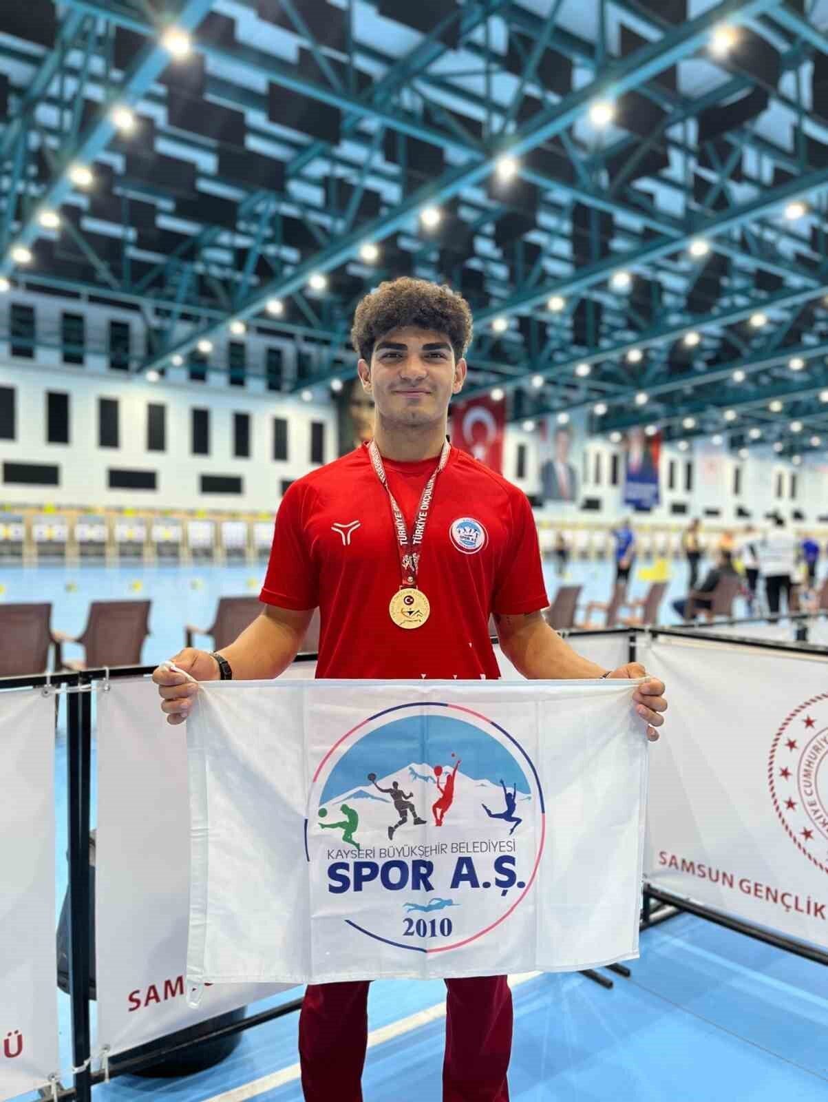 Kayseri Büyükşehir Belediyesi Spor A.Ş. Spor Kulübü'nden Kutay Tek, 2025