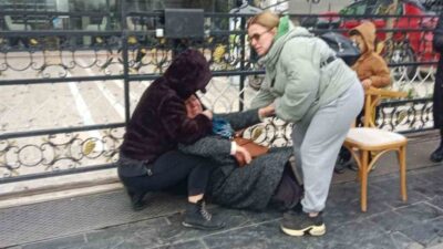 Düzce’de iflas eden kuyumcunun mağdurları, iş yeri sahibinin evinin önünde