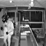 Iğdır’da kuyumcudan 5-6 kilo altın çalındı, şüpheliler lüks araç aldı. Soruşturma sürüyor.