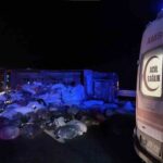 Kuzey Marmara Otoyolu Çekmeköy’de tır kamyonete çarptı, trafik bir saat kapandı. Yaralılar hastaneye sevk edildi.