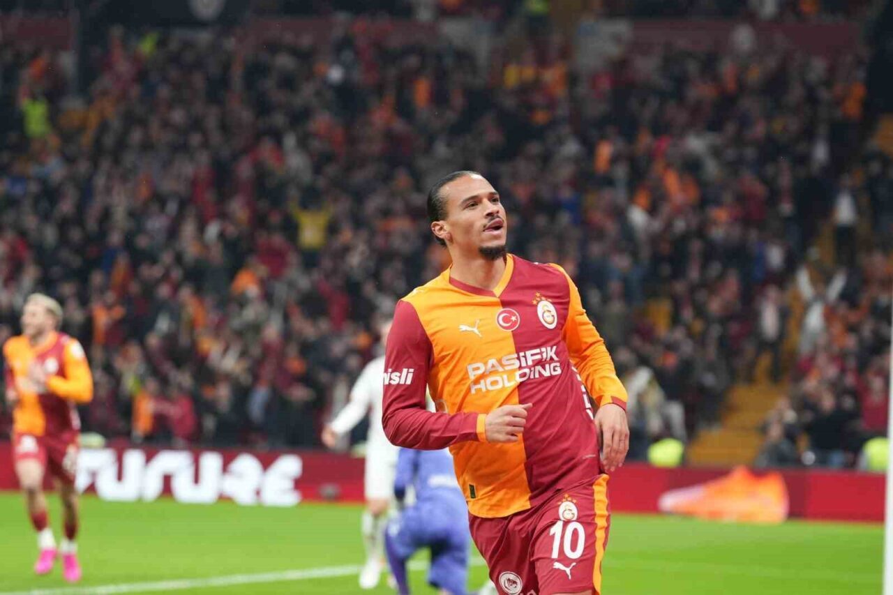 Galatasaray'ın Alman futbolcusu Leroy Sane, Samsunspor maçında 8. dakikada attığı