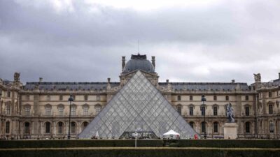 Paris'teki Louvre Müzesi'nde meydana gelen su sızıntısı, Mısır antik eserler