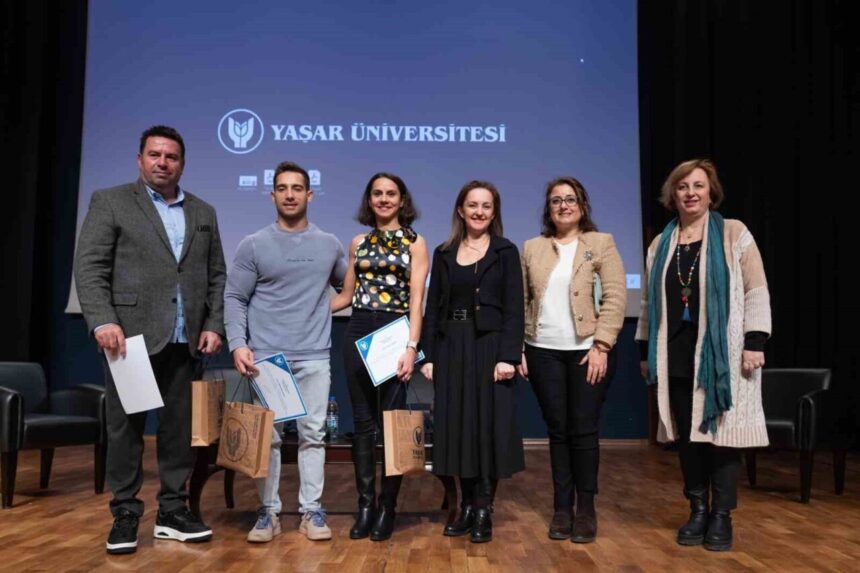 Yaşar Üniversitesi’nde 6. PRTalks etkinliğinde yapı yönetimi ve stratejik iletişimin önemi vurgulandı.