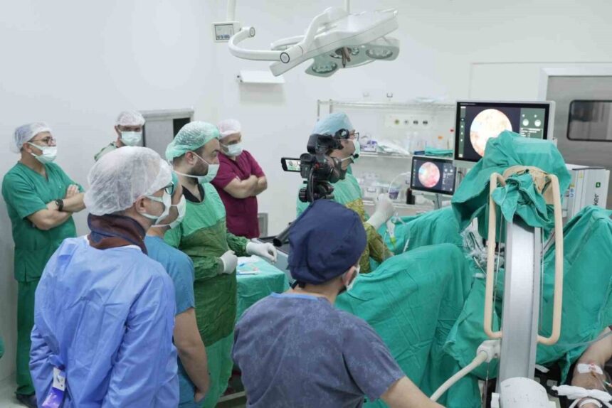 Malatya Eğitim ve Araştırma Hastanesi, Ürolojik Cerrahi Derneği iş birliğiyle “Retrograd İntrarenal Cerrahi Kursu” düzenledi.