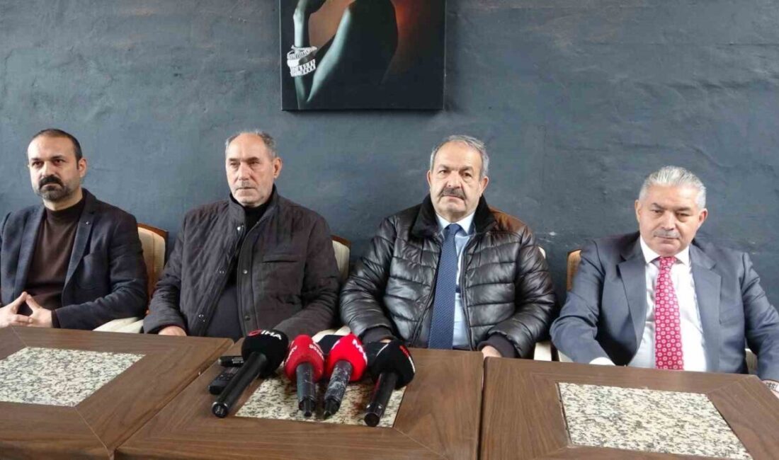 Malatya Yeşilyurtspor Başkanı Çoban: “Bahis Soruşturması Nedeniyle 10 Futbolcumuz Cezalı Durumda” Malatya Yeşilyurtspor Başkanı Adnan Çoban, bahis soruşturması nedeniyle 10 futbolcunun