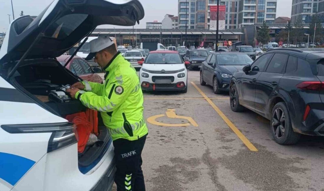 Malatya’da Trafik Denetimleri Artarak Devam Ediyor: Yaya Güvenliği İçin Uygulamalar Sıkılaştırıldı Malatya Emniyet Müdürlüğü, trafik güvenliğini artırmak ve yaya önceliği bilincini