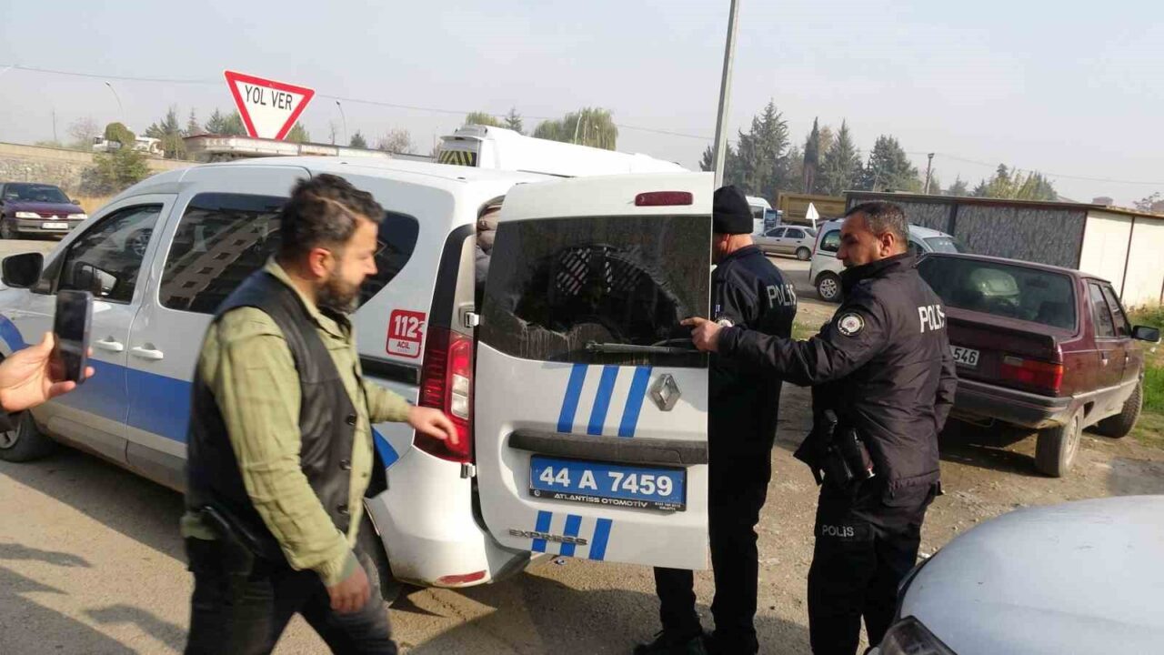 Malatya'da, Sivas'tan çaldıkları araçla kaçan B.P. ve S.Ç. adlı şüpheliler,