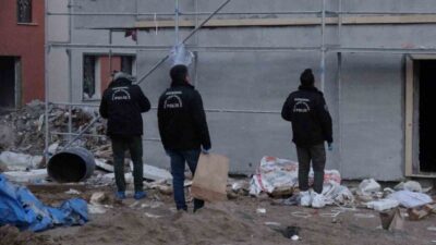 Malatya'nın Yeşilyurt ilçesinde inşaatta çalışan A.E.A., altı katlı binanın çatısından