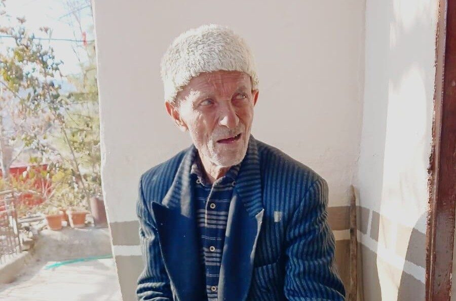 Malatya’da Kaybolan Yaşlı Adam İçin Arama Çalışmaları Devam Ediyor Malatya'nın Darende ilçesinde 80 yaşındaki Hasan Yaşar için sabah saatlerinden