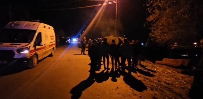 Malatya’da kaybolan Alzheimer hastası yaşlı adam için arama çalışmaları devam ediyor. Malatya'nın Darende ilçesinde Alzheimer hastası 80 yaşındaki Hasan Yaşar, sabah