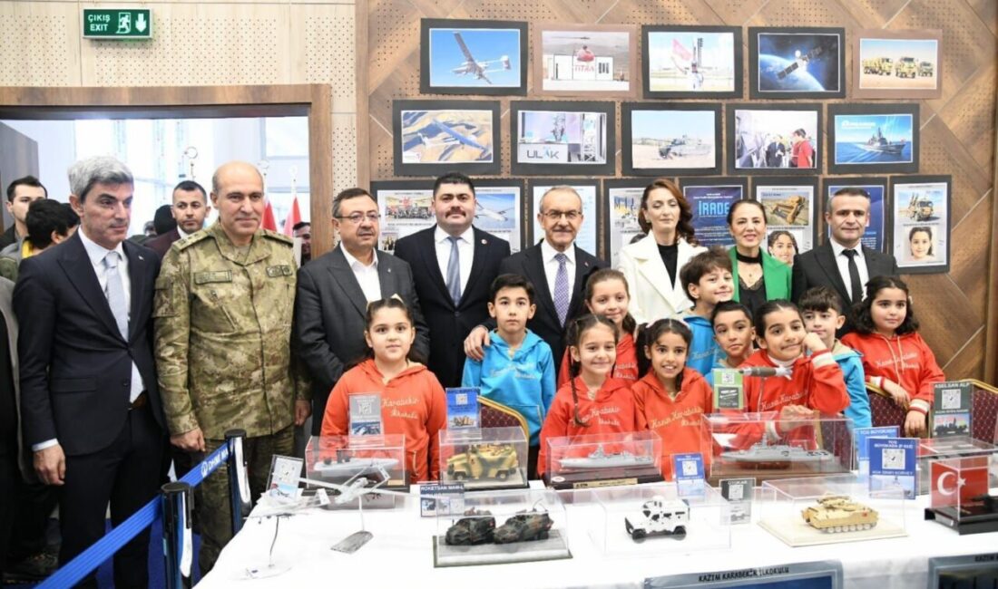 Malatya’da Üçüncüsü Gerçekleştirilen Milli Teknoloji Sergisi Açılışı Yapıldı Malatya'da "Milli Teknoloji Sergisi", 3. kez açılarak iki gün boyunca