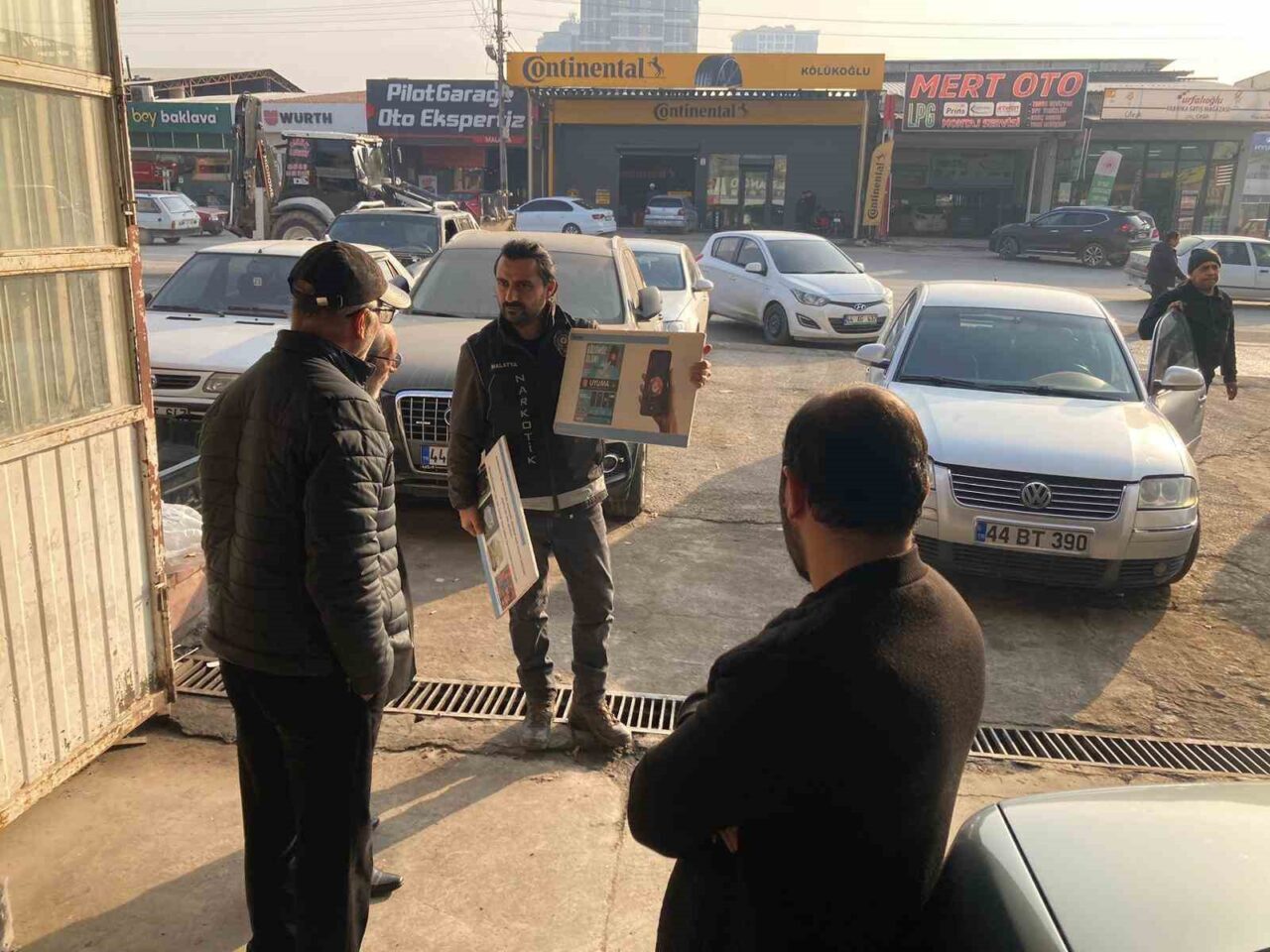 Malatya'da, İl Emniyet Müdürlüğü Narkotik Suçlarla Mücadele Şube Müdürlüğü uyuşturucu