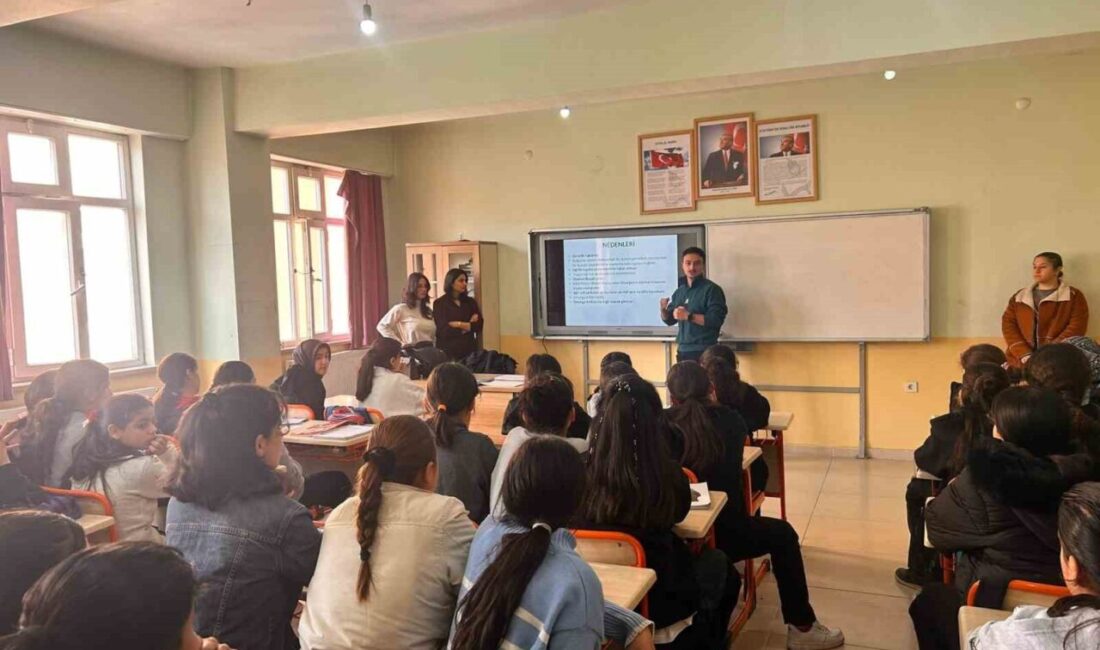 Muş’un Malazgirt İlçesinde Skolyoz Tarama Programı Başarıyla Tamamlandı Muş'un Malazgirt ilçesinde, 8. sınıf öğrencilerine yönelik yapılan skolyoz tarama