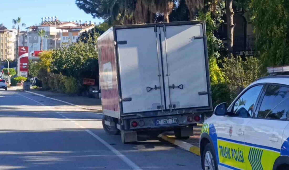 Antalya'nın Manavgat ilçesinde yapılan trafik denetiminde, sürücüsü ve sahibi hatalı