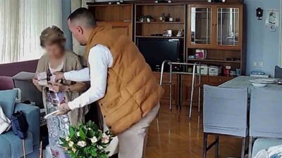 İzmir'in Göztepe semtinde, manda yoğurdu satarak yaşlı kadınları dolandıran şahıs