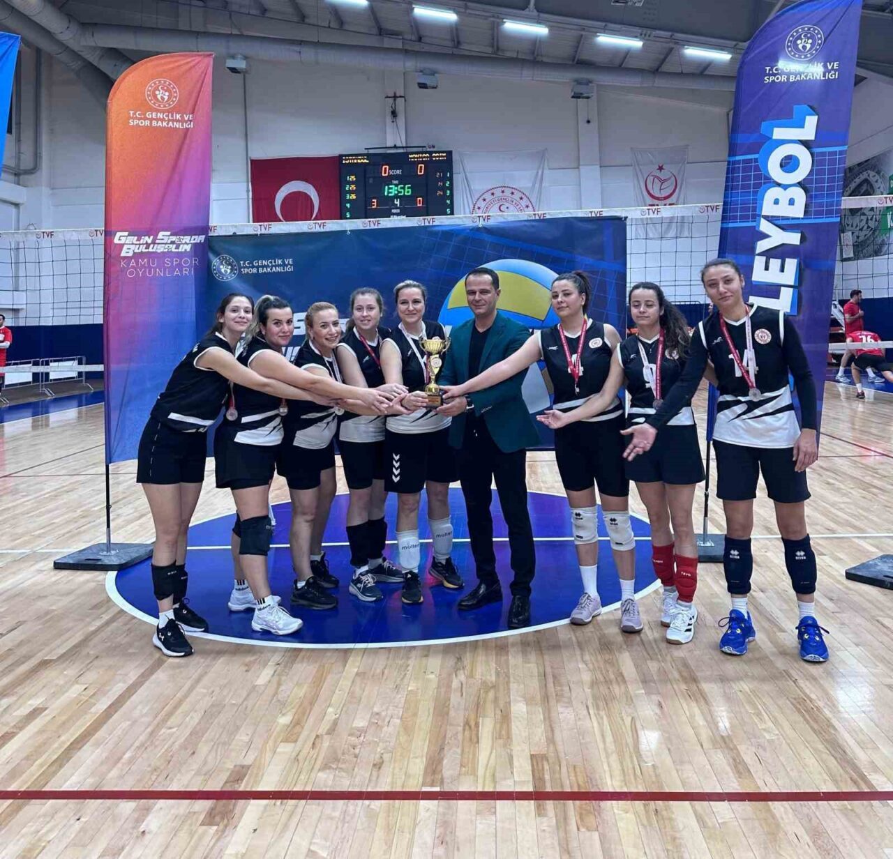 Manisa Kadın Voleybol Takımı, 3. Kamu Spor Oyunları Türkiye Finali’nde Türkiye İkincisi Olmayı Başardı