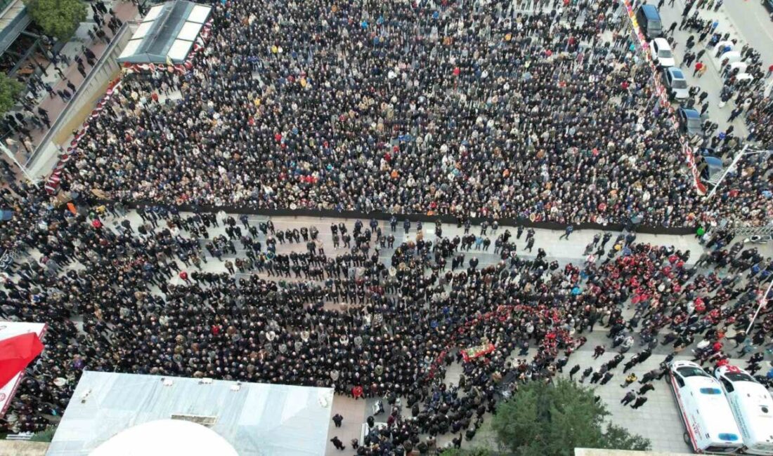 Manisa'nın ilk kadın belediye başkanı Gülşah Durbay, kolon kanseri nedeniyle