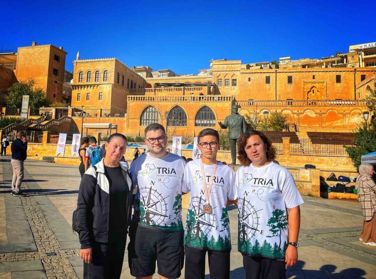 Mardin'de düzenlenen Türkiye Oryantiring Şampiyonası'nda Manisa, bireysel ve takım kategorilerinde