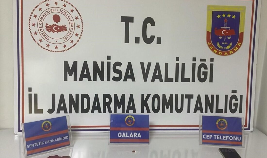 Manisa’nın Salihli ilçesinde jandarma ekipleri, sokak satıcılarına yönelik yaptığı operasyonda