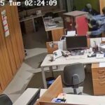 Turgutlu’da fabrikadan 2 milyon avro çalan 7 şüpheliden 3’ü İstanbul’da yakalandı, 5’i tutuklandı.