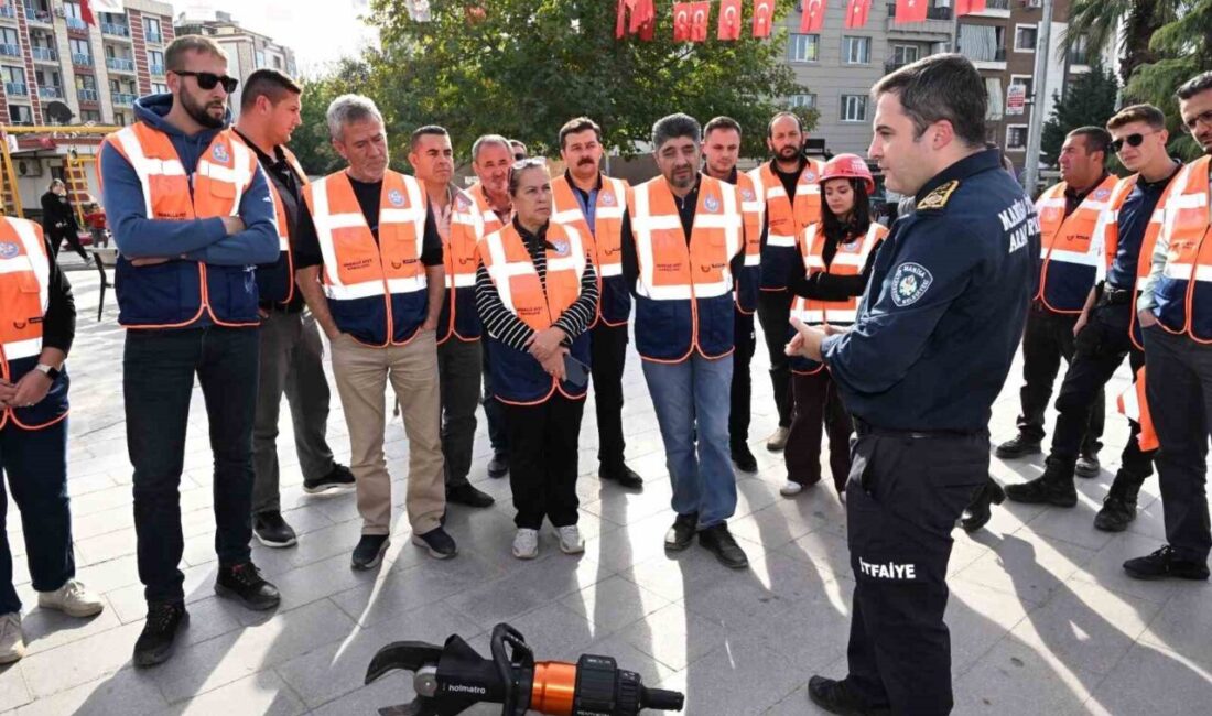 Manisa'da afetlere karşı hazırlık için başlatılan 'Mahalle Afet Gönüllüleri Projesi'