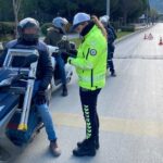 Manisa’da 3 günde motosiklet denetimlerinde 594 sürücüye ceza kesildi, 34 araç trafikten men edildi.