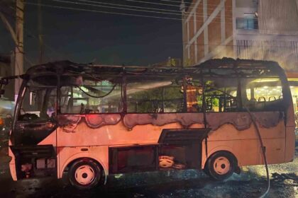 Turgutlu’da işçi servisi alev aldı, olayda can kaybı yaşanmadı