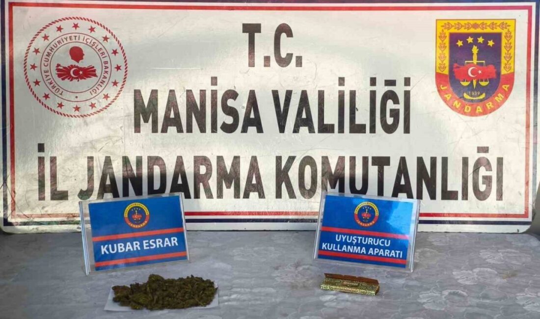 Salihli’de Jandarma Ekipleri Uyuşturucu Operasyonu Gerçekleştirdi, 67 Gram Esrar Ele Geçirildi Manisa'nın Salihli ilçesinde jandarma, H.G. (54) adlı kişinin evine düzenlediği