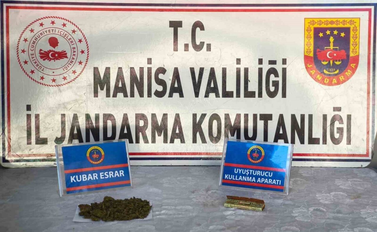 Salihli’de Jandarma Ekipleri Uyuşturucu Operasyonu Gerçekleştirdi, 67 Gram Esrar Ele Geçirildi