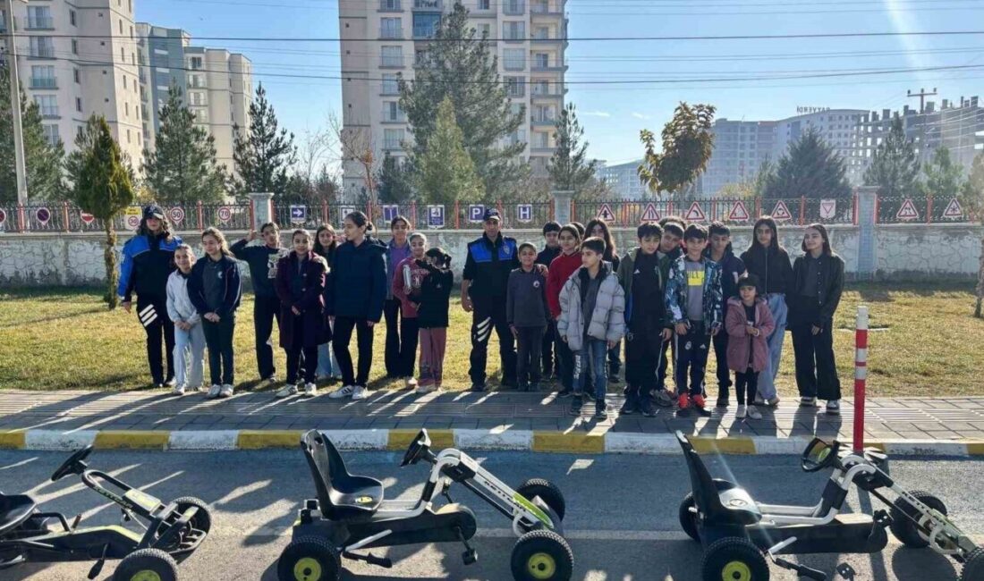 Mardin Artuklu'da, İl Emniyet Müdürlüğü'nün Toplum Destekli Polislik Şubesinin, "Sen