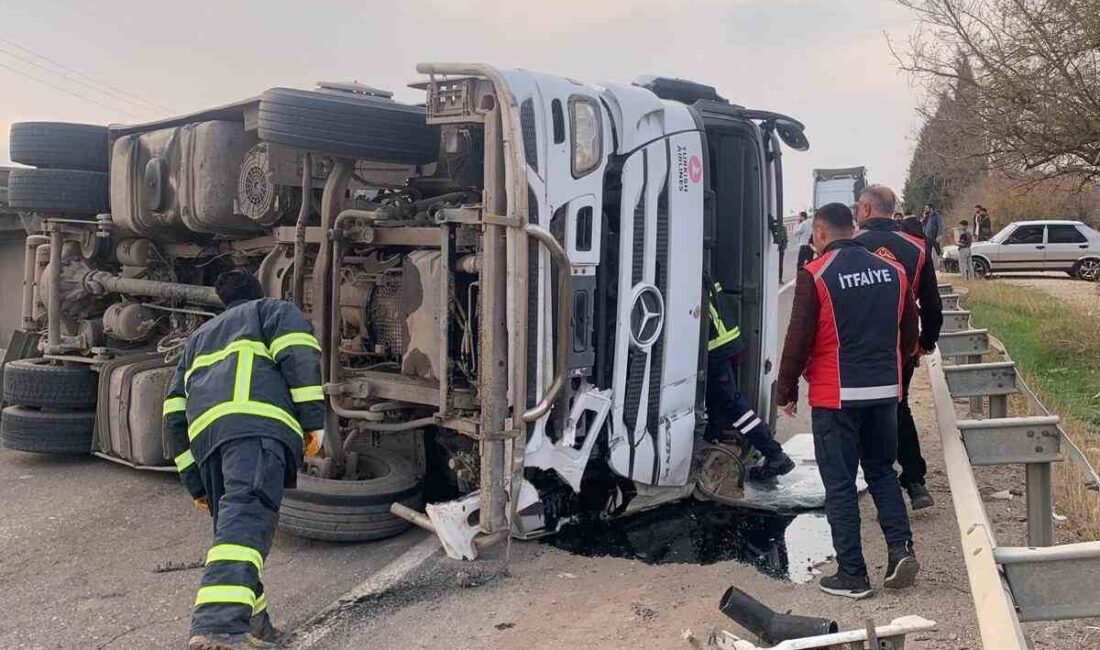Mardin'in Kızıltepe ilçesinde, akaryakıt yüklü bir tır kontrolden çıkarak devrildi.