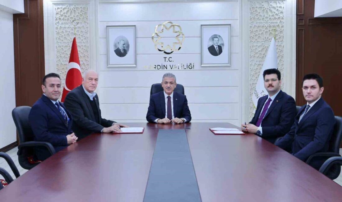 Mardin'de Valisi Tuncay Akkoyun'un katılımıyla Galatasaray Adnan Polat Spor ve