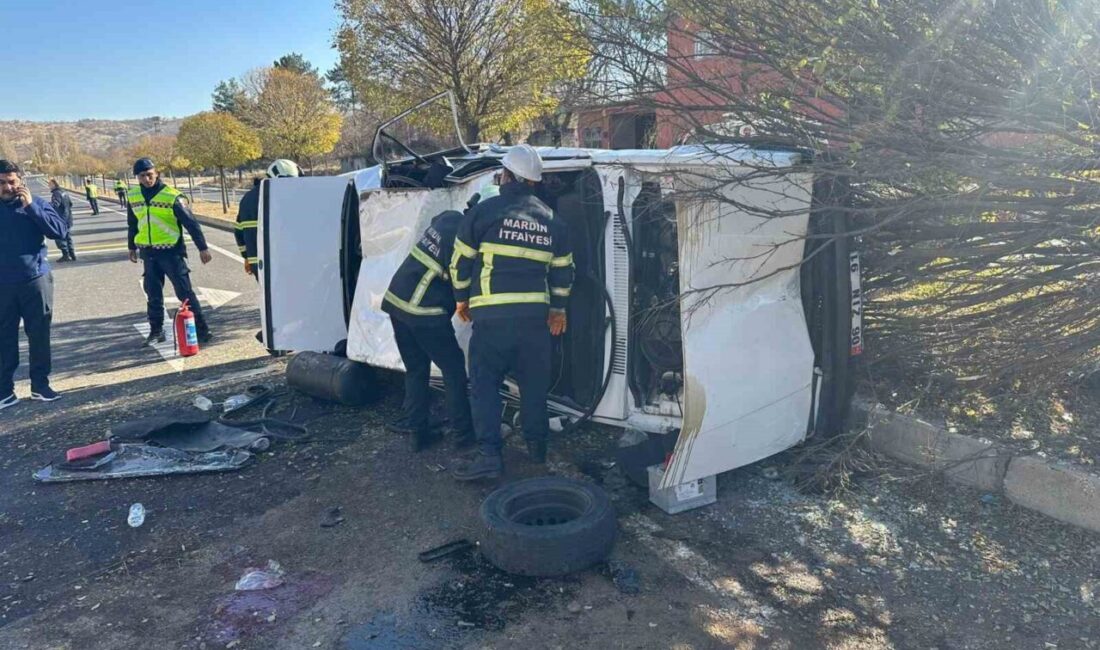 Mardin’in Artuklu ilçesinde bir otomobil, Yüce Mahallesi'nde kontrolden çıkarak devrildi.