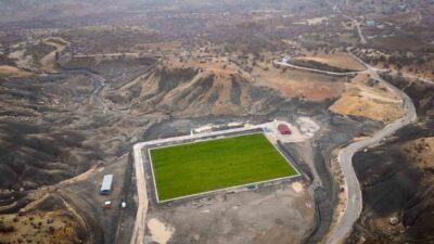 Mardin'in Artuklu ilçesinde, UEFA standartlarında inşa edilen doğal çim futbol