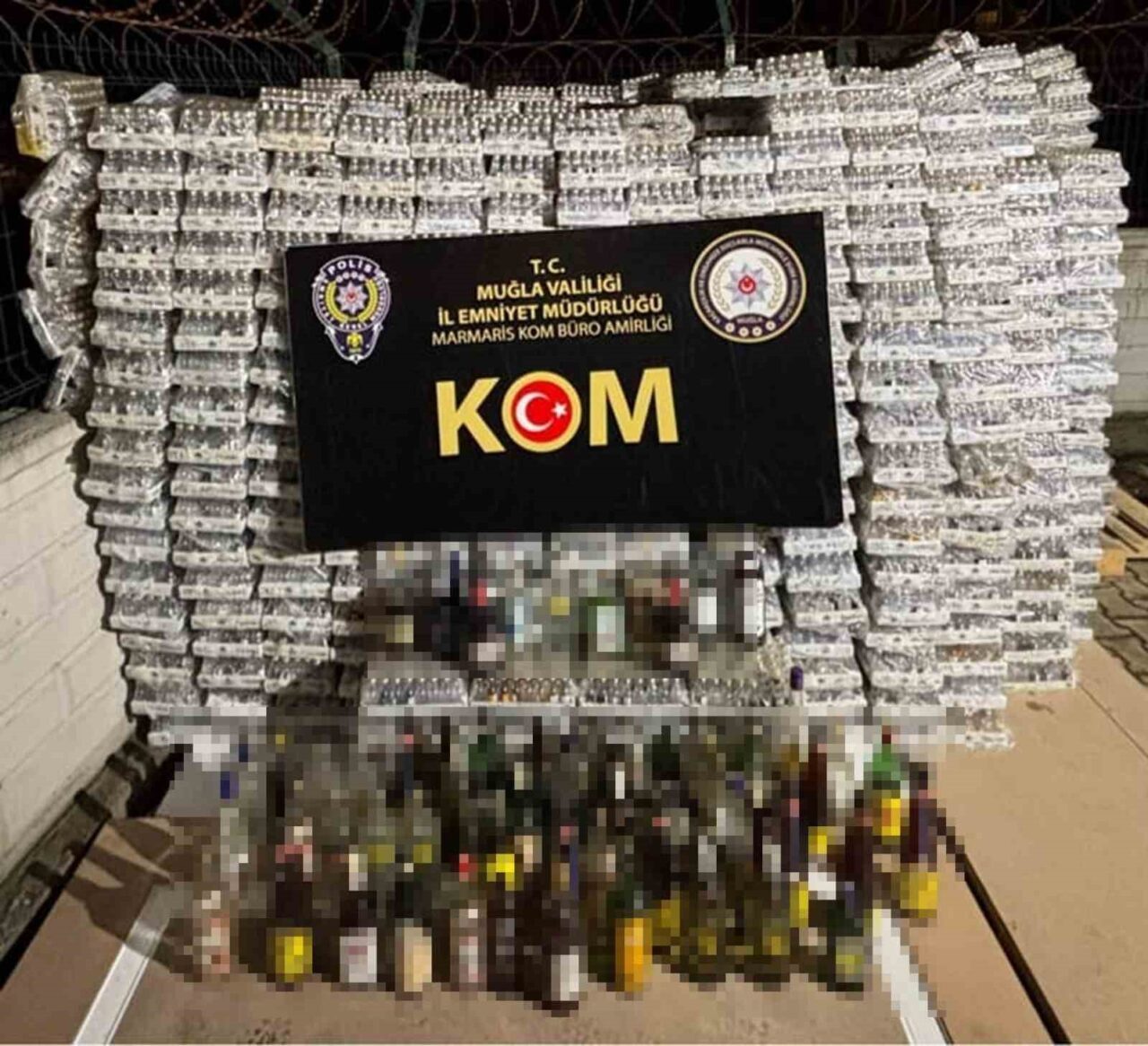 Muğla'nın Marmaris ilçesinde, KOM Şube Müdürlüğü ekiplerinin düzenlediği bir operasyonda