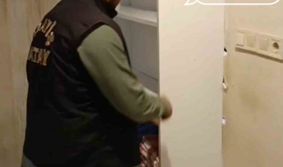Hatay'da bir masaj salonuna yapılan fuhuş operasyonunda, gizli bir alanda