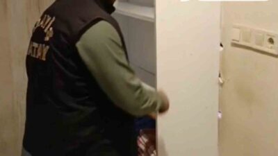 Hatay'da bir masaj salonuna yapılan fuhuş operasyonunda, gizli bir alanda