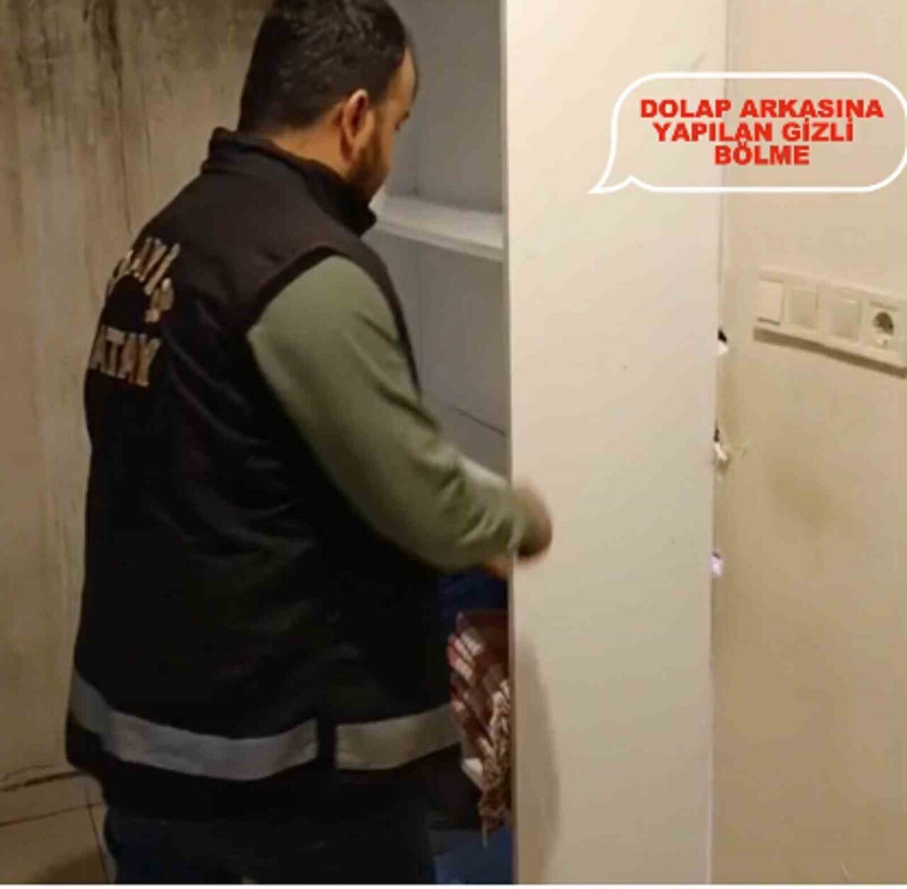 Hatay'da bir masaj salonuna yapılan fuhuş operasyonunda, gizli bir alanda