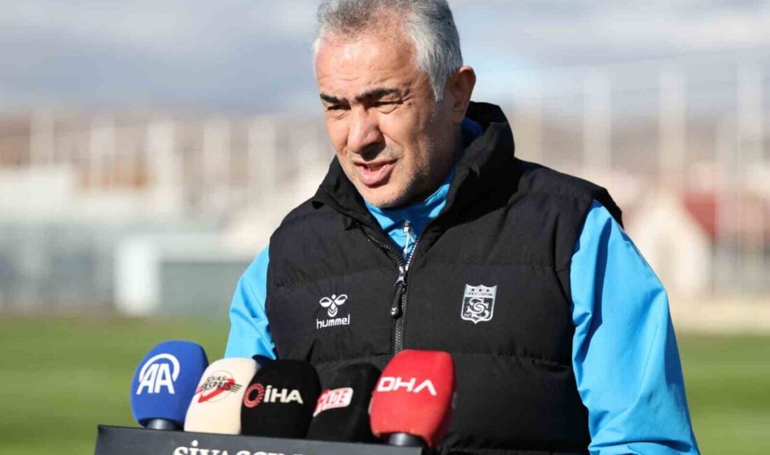 Mehmet Altıparmak, Sivasspor'un önünde kritik üç maç olduğunu, bu süre