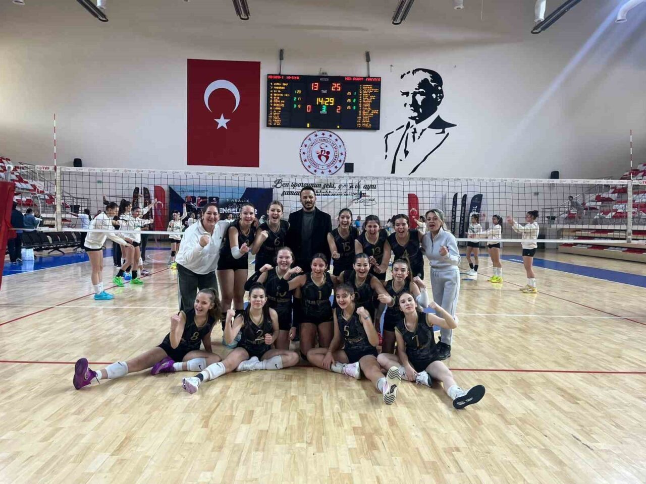 Melahat Ünügür Ortaokulu, Voleybol Yıldız Kız Finaline Yükseldi