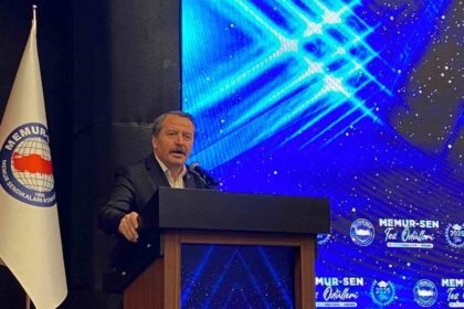 Memur-Sen’den memurların sorunlarına dikkat çekilmesi amacıyla 5. Tez Ödül Töreni