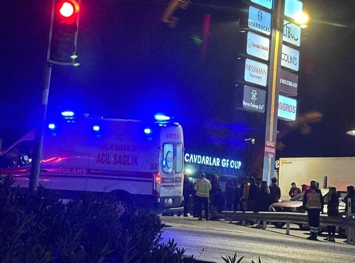 Muğla'nın Menteşe ilçesinde, T.D. yönetimindeki tırın ışık ihlali yaparak Hakan