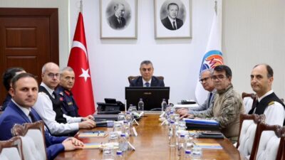 Mersin Valisi Atilla Toros başkanlığında gerçekleştirilen güvenlik toplantısında, ildeki asayiş