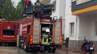 Mersin'in Erdemli ve Yenişehir ilçelerinde iki ayrı apartman yangını meydana