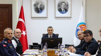 Mersin Valisi Atilla Toros'un başkanlığında gerçekleştirilen toplantıda, kentteki güvenlik çalışmaları