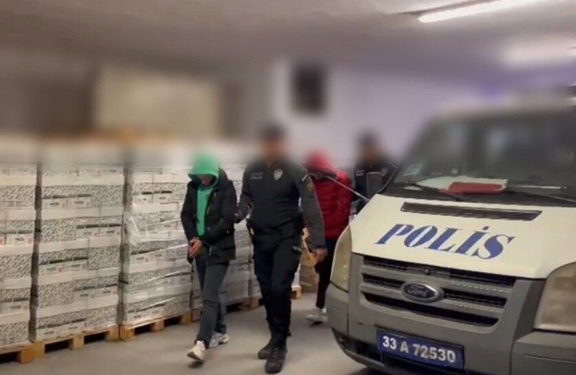 Mersin'de yasa dışı bahis operasyonunda 16 kişi gözaltına alındı. Şüphelilerin