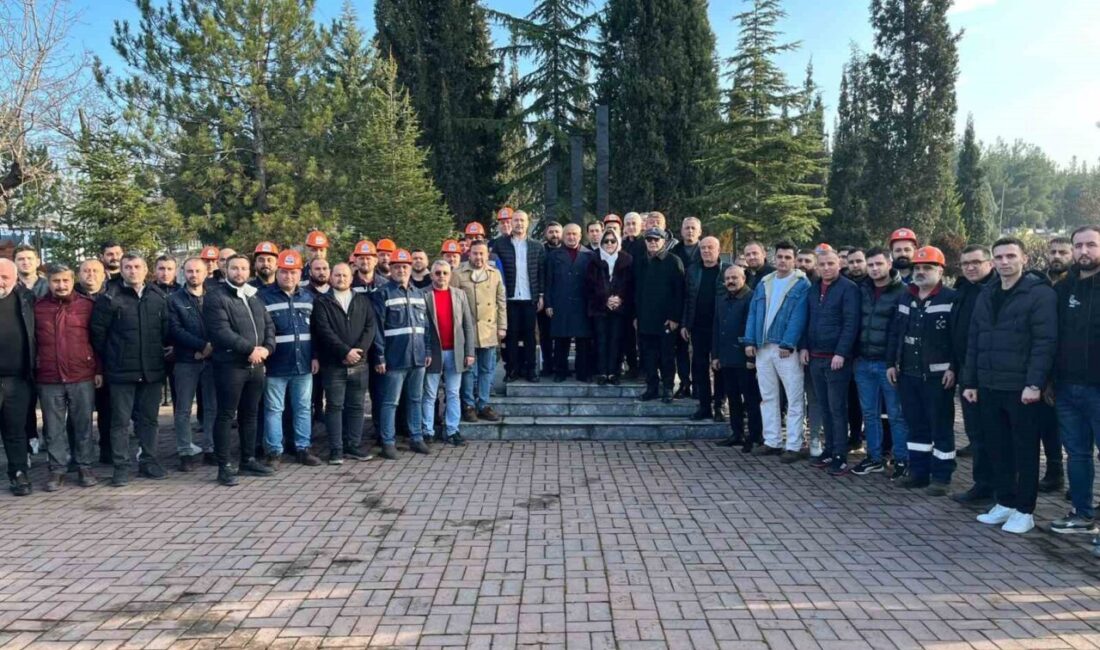 Metin Türker, 28. ölüm yıl dönümünde mezarı başında düzenlenen törenle anıldı Metin Türker, eski Hak-İş Genel Sekreteri ve Çelik-İş Sendikası eski