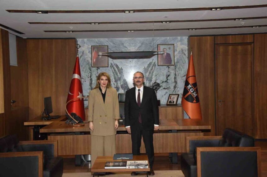 Malatya Milletvekili Kara Ölmeztoprak, Karayolları Müdürü Gülşen ile yol yatırımlarını görüşmeyi değerlendirdi.