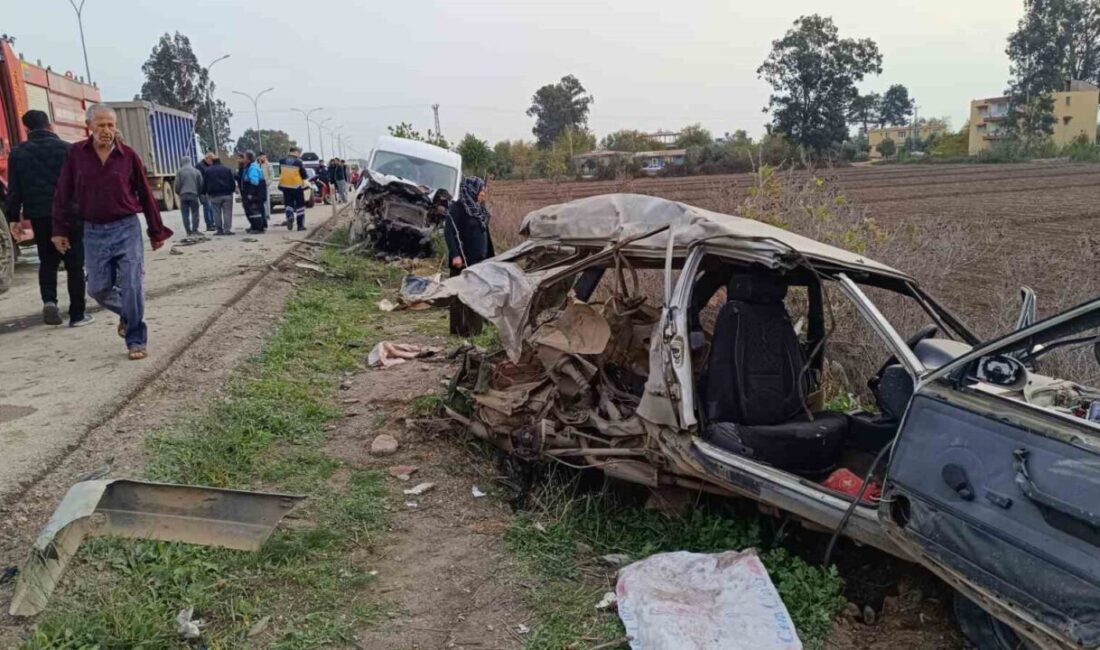 Hatay’da Minibüsle Çarpışan TOFAŞ Otomobilinde İki Kişi Yaralandı Hatay'ın Kırıkhan ilçesinde minibüsle çarpışan TOFAŞ marka otomobildeki B.K. ve